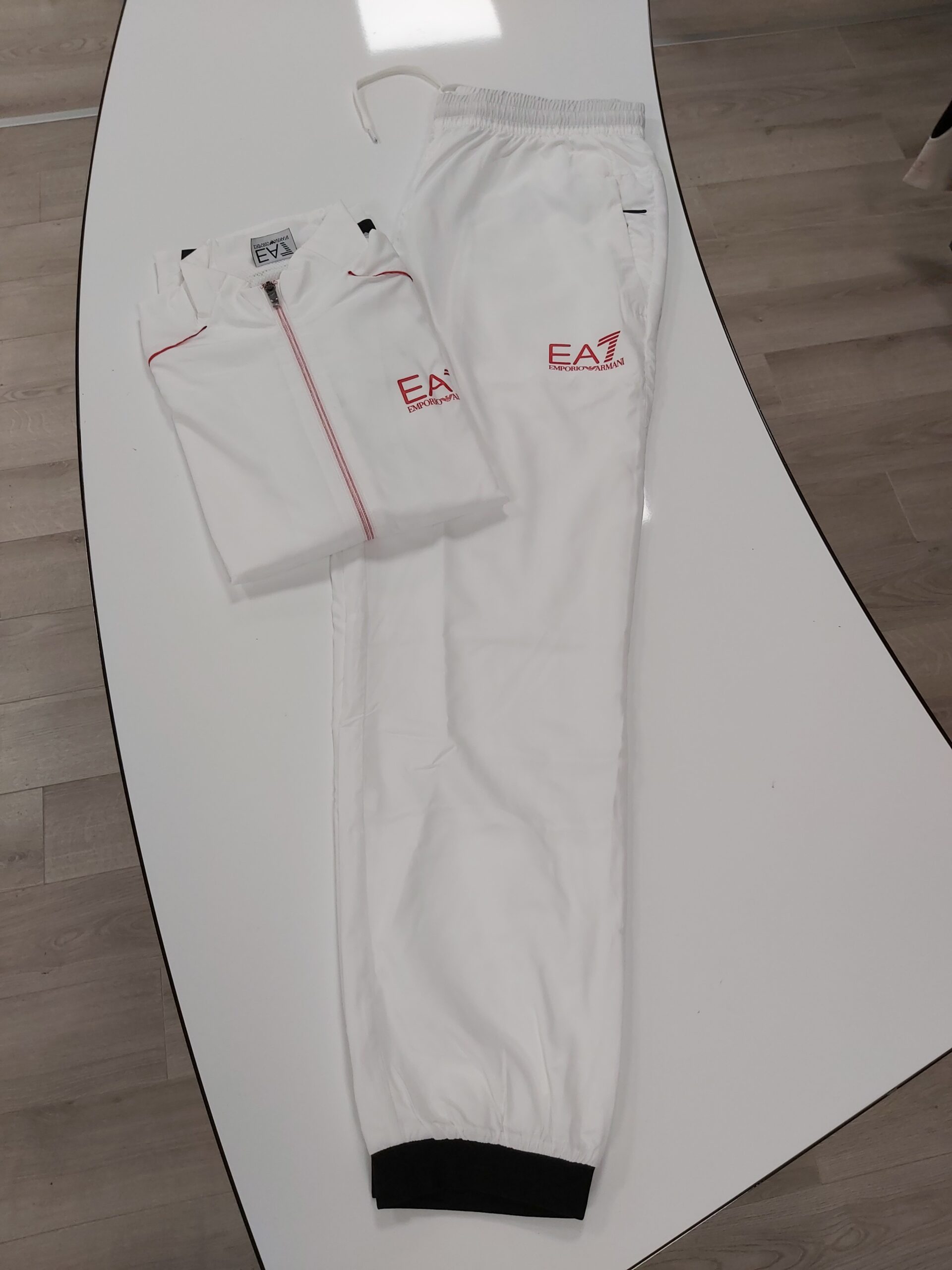 Tuta ea7 uomo saldi hotsell